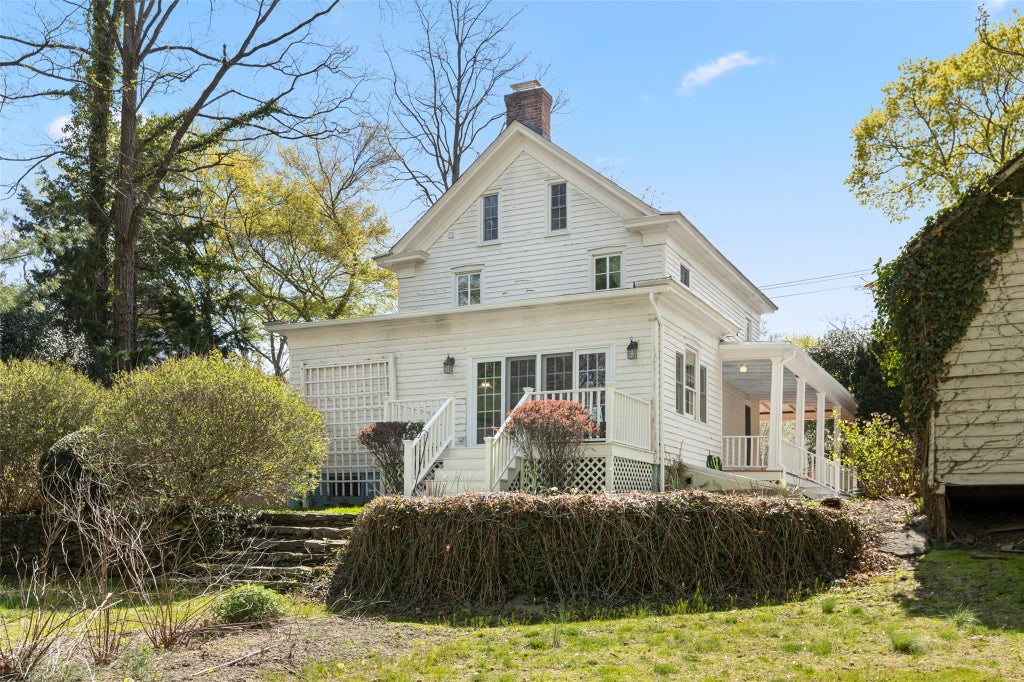 6 of 29 - 197 Christian Avenue, Stony Brook, NY