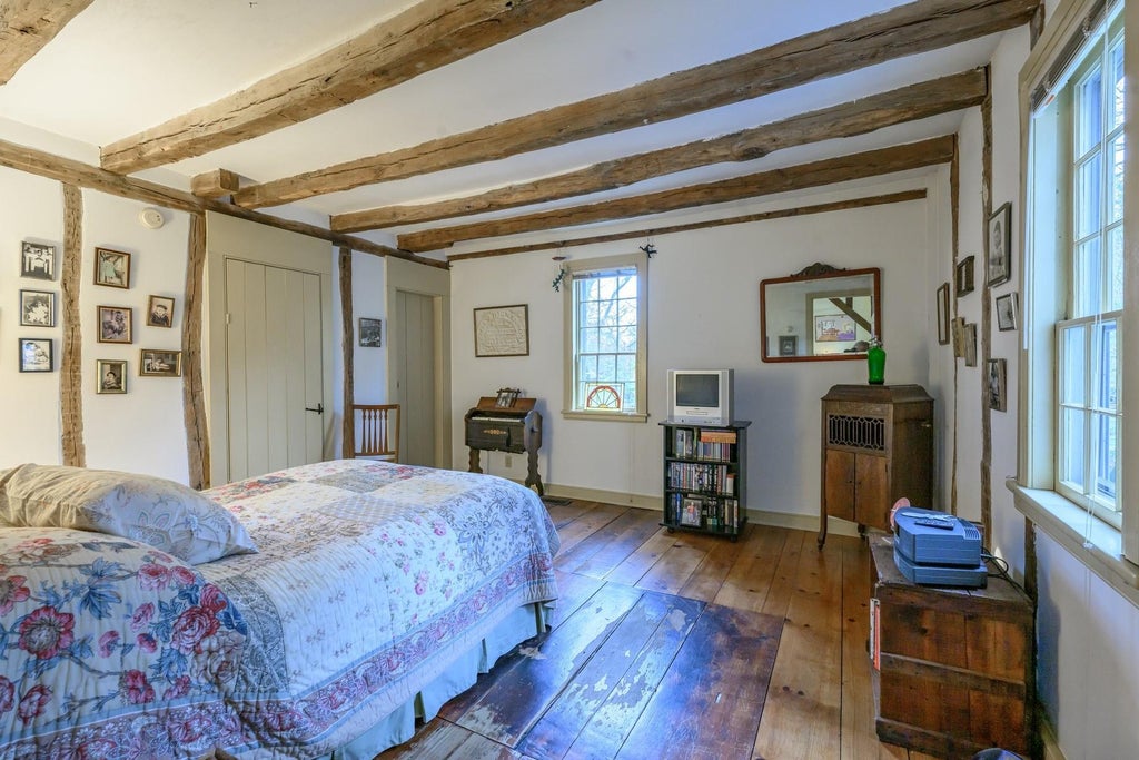16 of 32 - 5050 Pequash Avenue, Cutchogue, NY