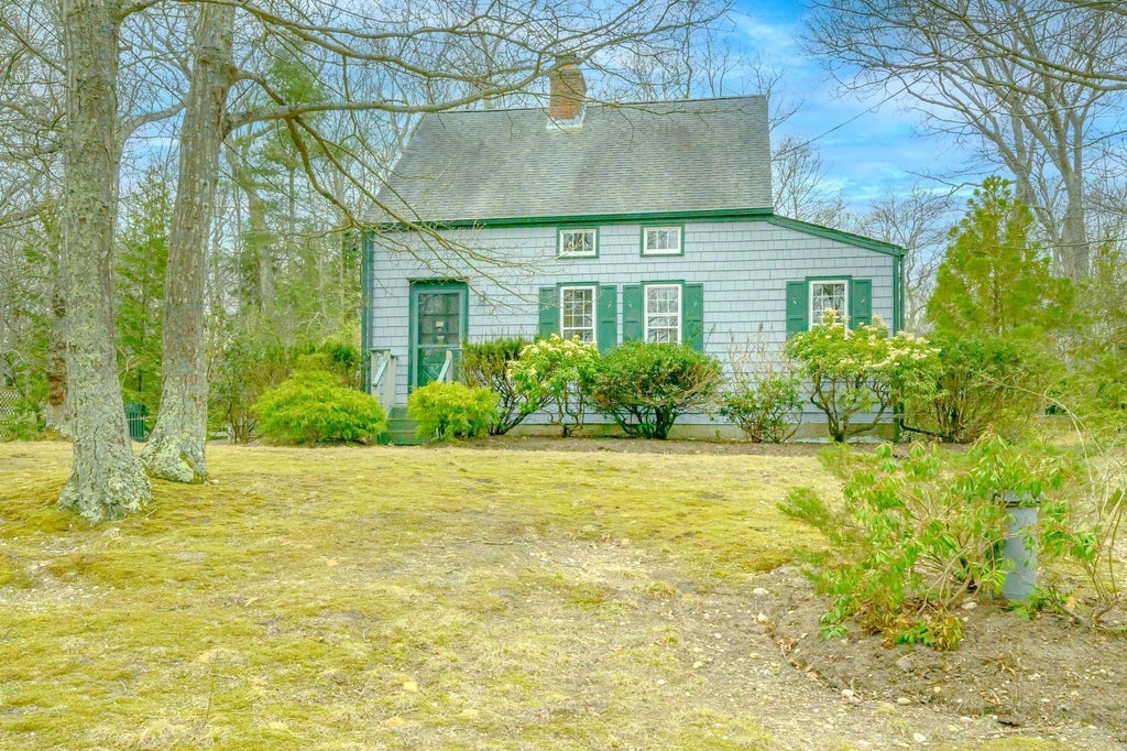 1 of 32 - 5050 Pequash Avenue, Cutchogue, NY