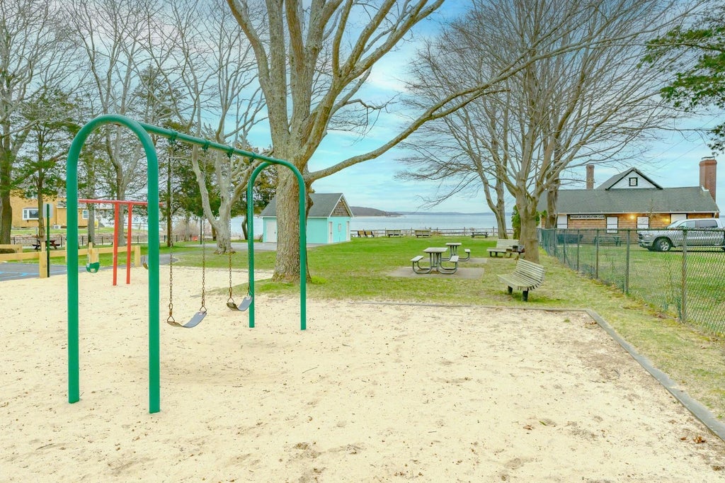 26 of 32 - 5050 Pequash Avenue, Cutchogue, NY
