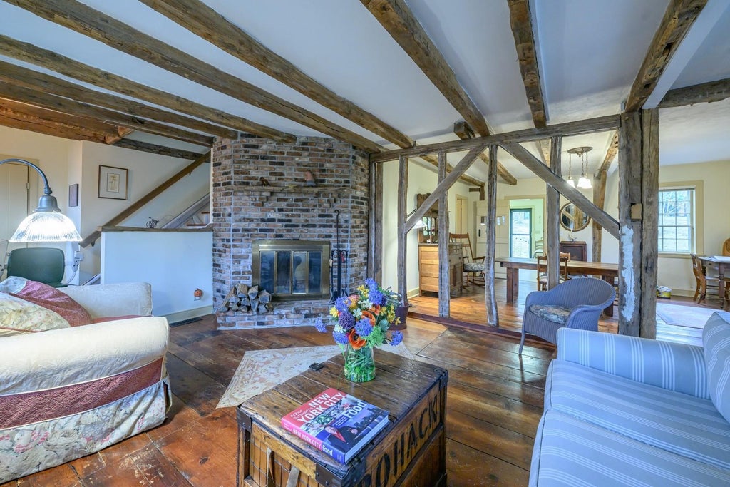4 of 32 - 5050 Pequash Avenue, Cutchogue, NY