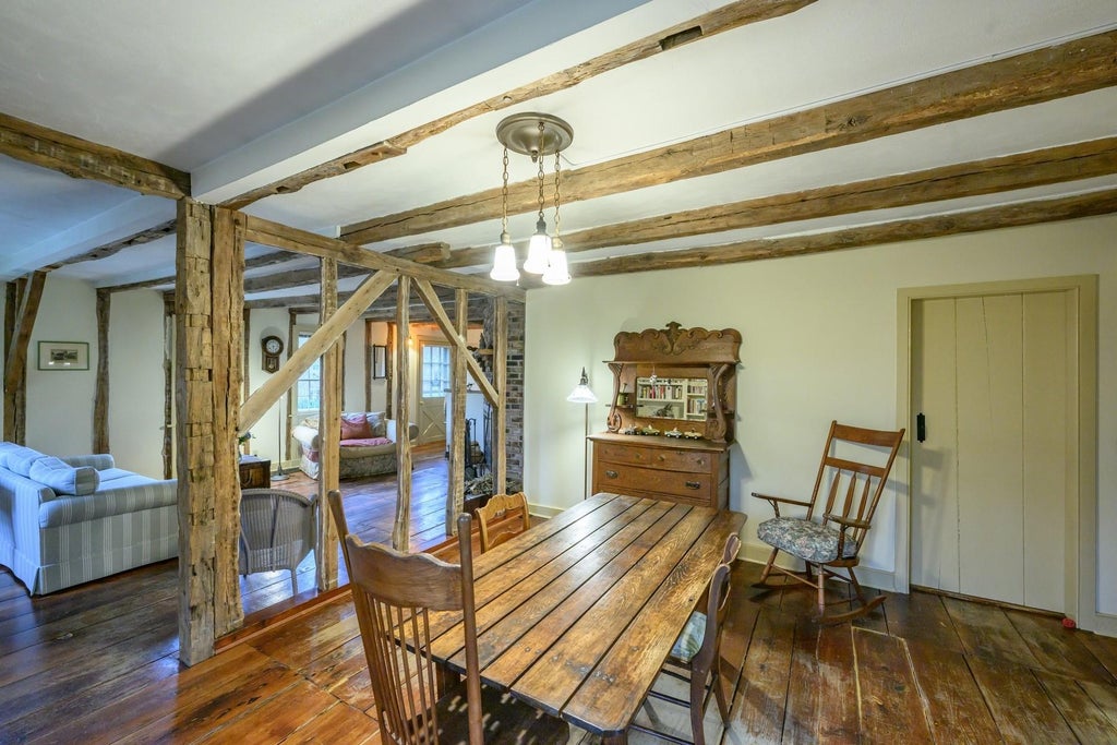 7 of 32 - 5050 Pequash Avenue, Cutchogue, NY