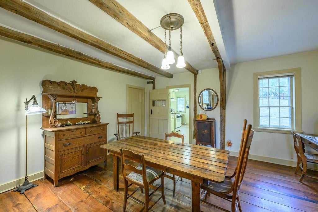 8 of 32 - 5050 Pequash Avenue, Cutchogue, NY