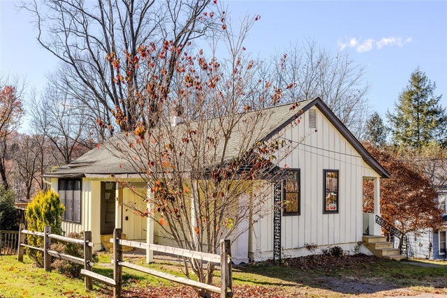 30 School Street, Narrowsburg