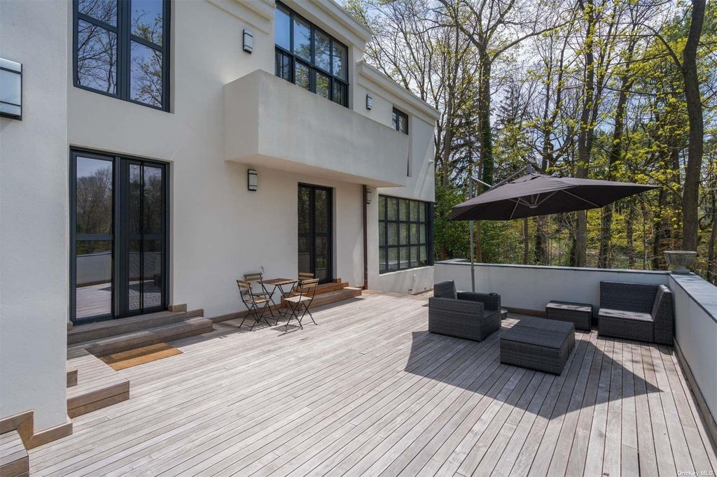 29 of 35 - 8 Frost Creek Drive, Locust Valley, NY