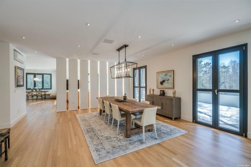 5 of 35 - 8 Frost Creek Drive, Locust Valley, NY