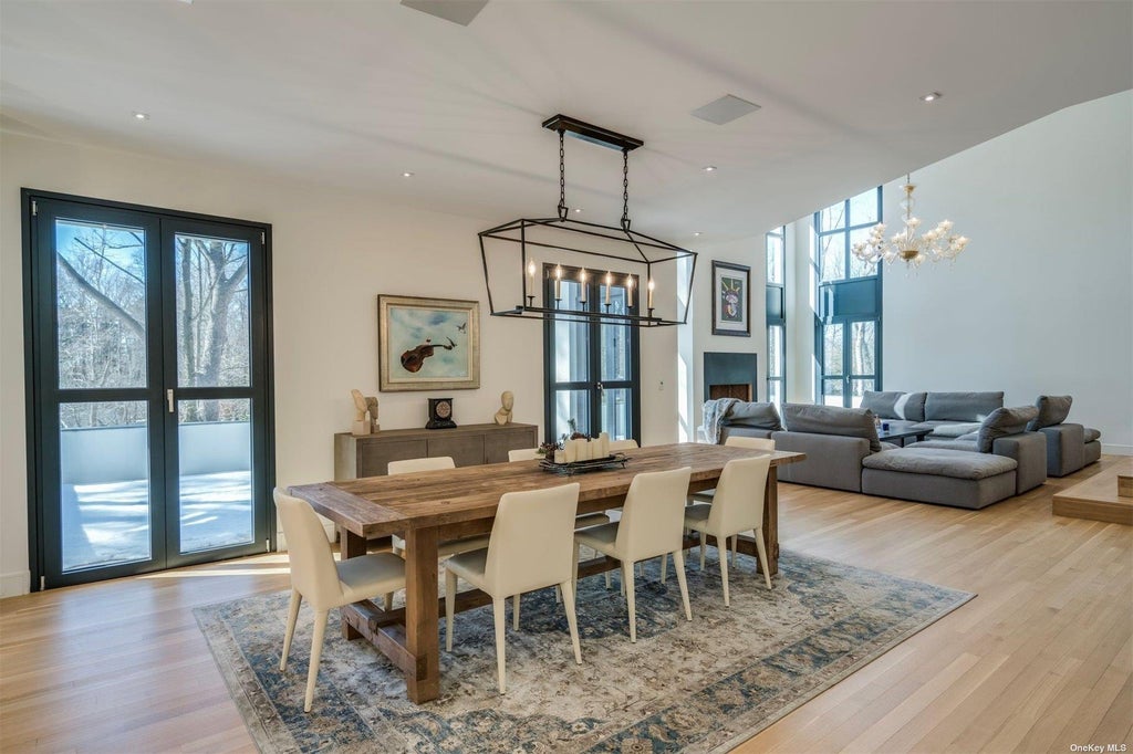 6 of 35 - 8 Frost Creek Drive, Locust Valley, NY