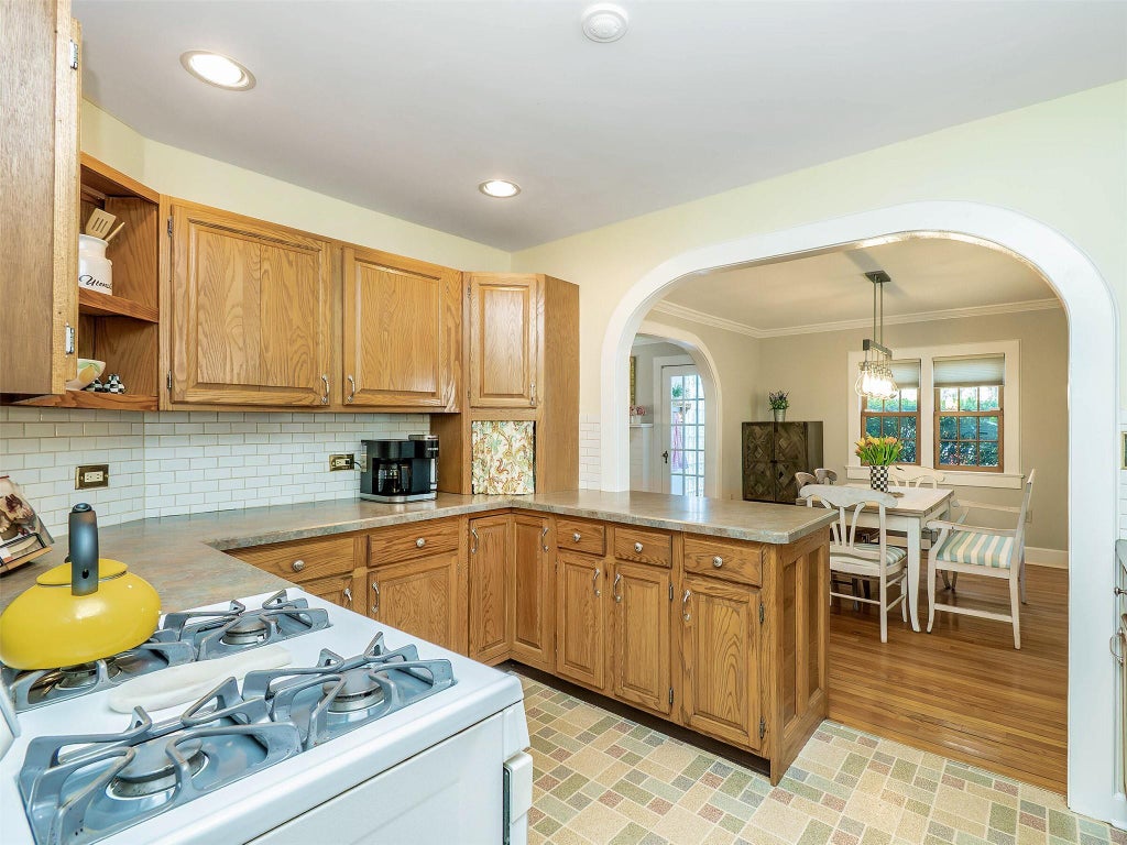 9 of 24 - 100 Highland Avenue, Port Washington, NY