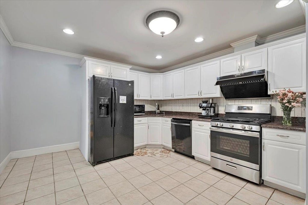 12 of 24 - 119 Montgomery Avenue # B, Scarsdale, NY