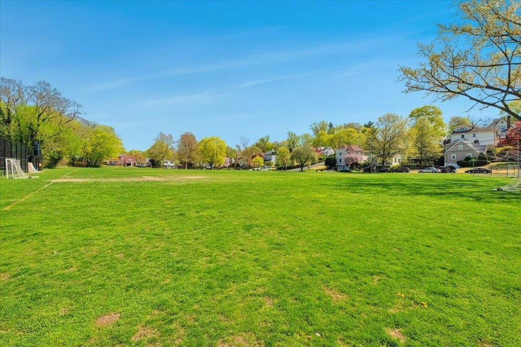 21 of 24 - 119 Montgomery Avenue # B, Scarsdale, NY