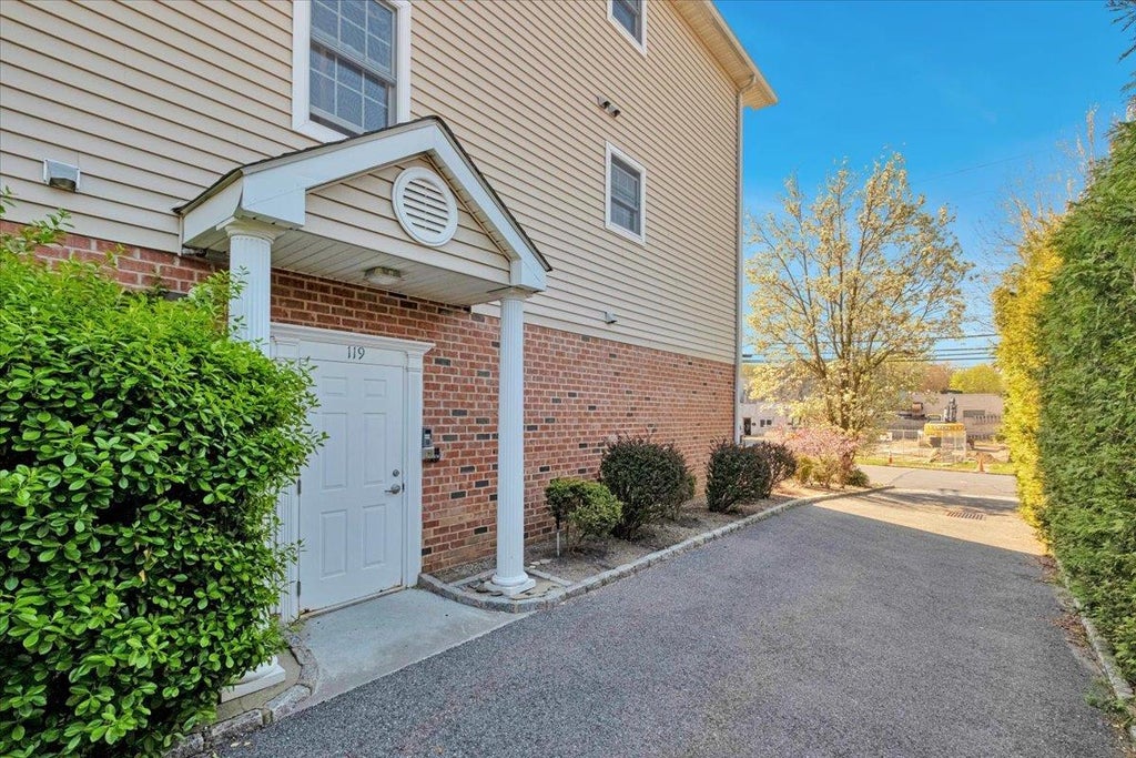 22 of 24 - 119 Montgomery Avenue # B, Scarsdale, NY