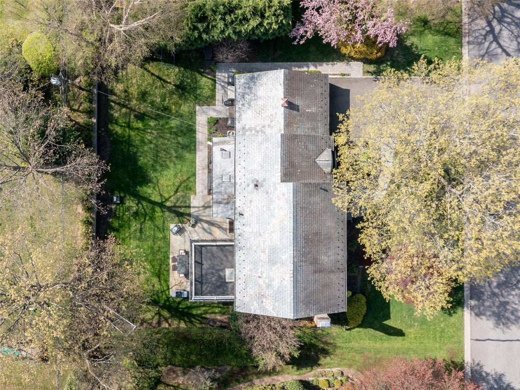 39 of 44 - 812 Hunt Lane, Manhasset, NY