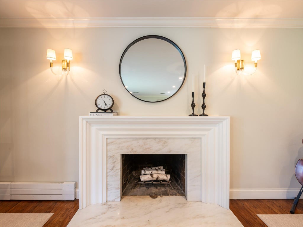 8 of 44 - 812 Hunt Lane, Manhasset, NY