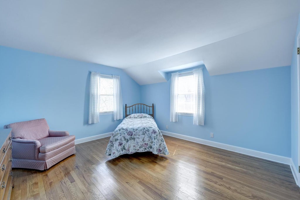 21 of 39 - 135 Northwoods Road, Manhasset, NY