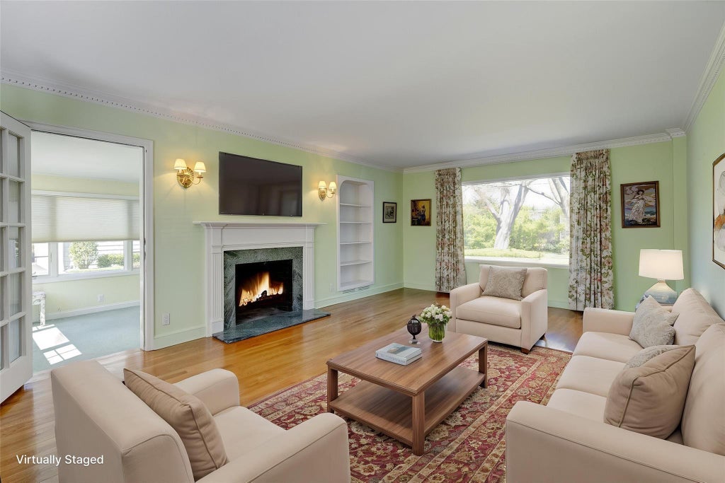 3 of 39 - 135 Northwoods Road, Manhasset, NY