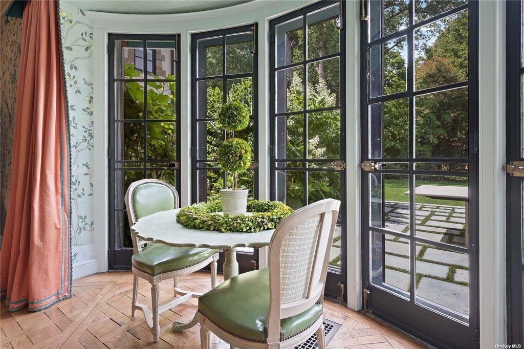 11 of 33 - 339 Duck Pond Road, Locust Valley, NY