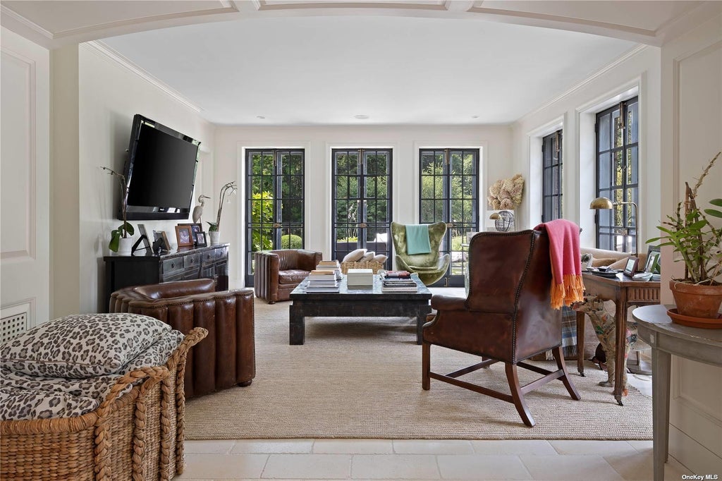15 of 33 - 339 Duck Pond Road, Locust Valley, NY