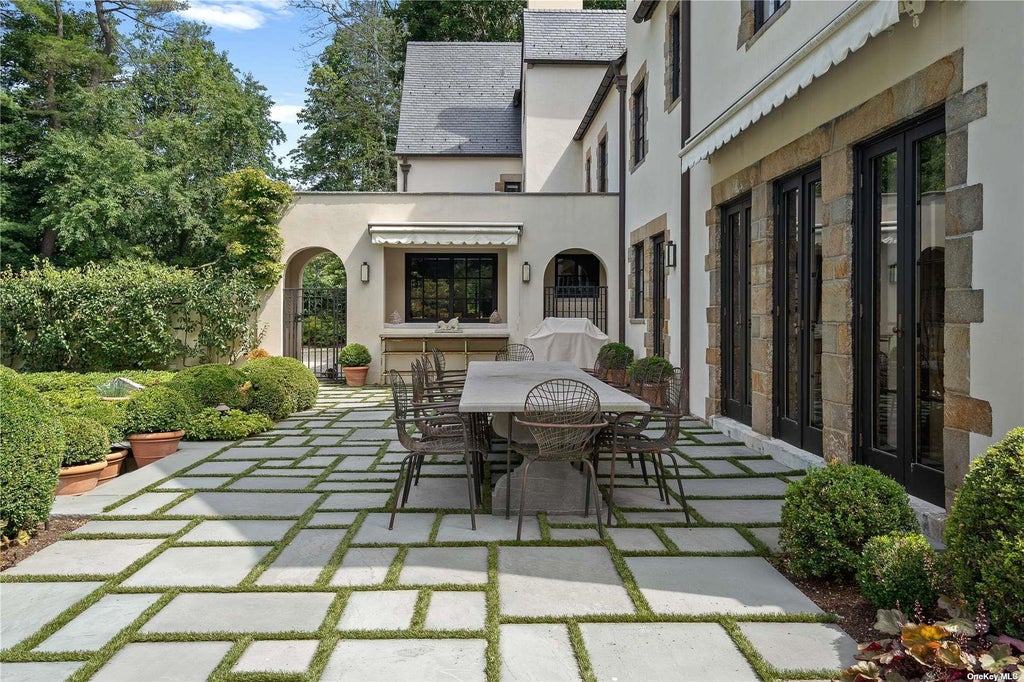 28 of 33 - 339 Duck Pond Road, Locust Valley, NY