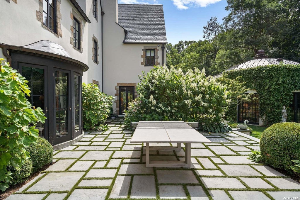 29 of 33 - 339 Duck Pond Road, Locust Valley, NY