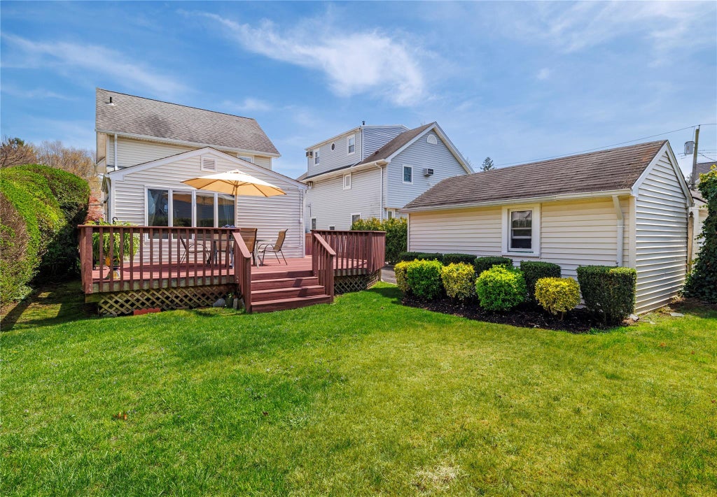 16 of 21 - 302 Forest Avenue, Rockville Centre, NY
