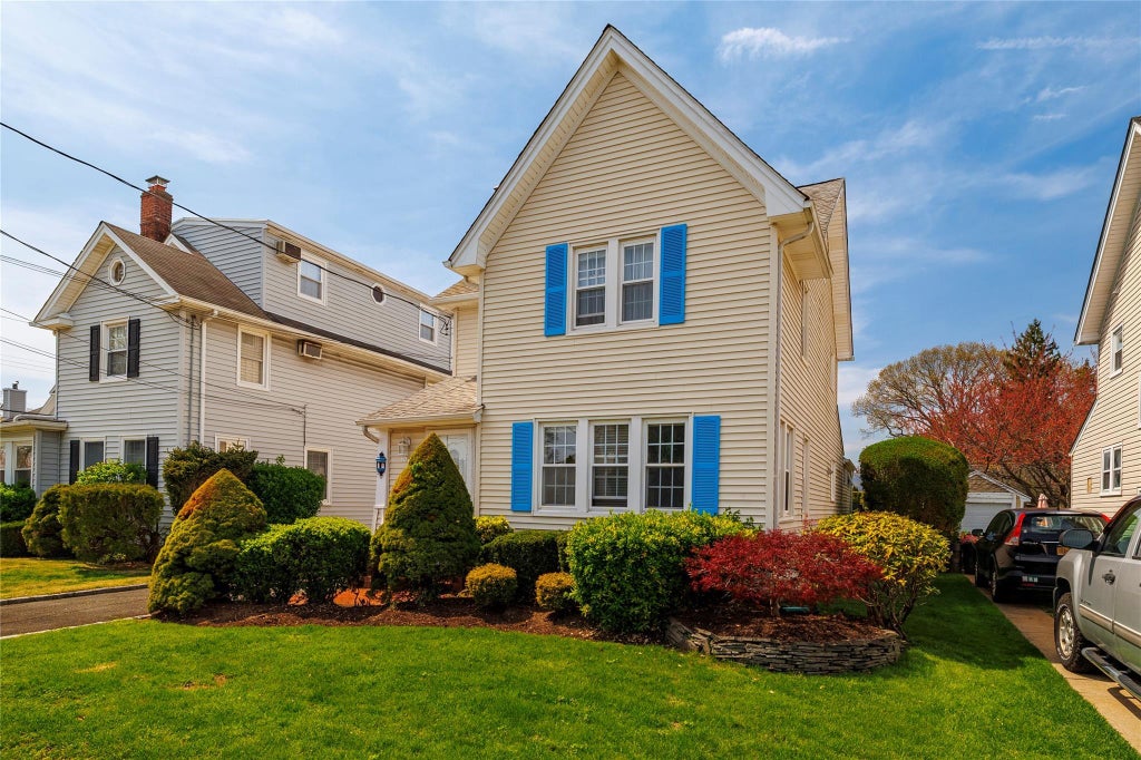 1 of 21 - 302 Forest Avenue, Rockville Centre, NY