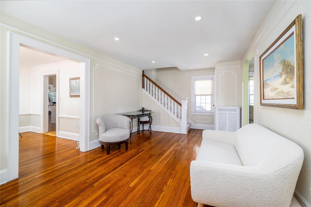 2 of 21 - 302 Forest Avenue, Rockville Centre, NY