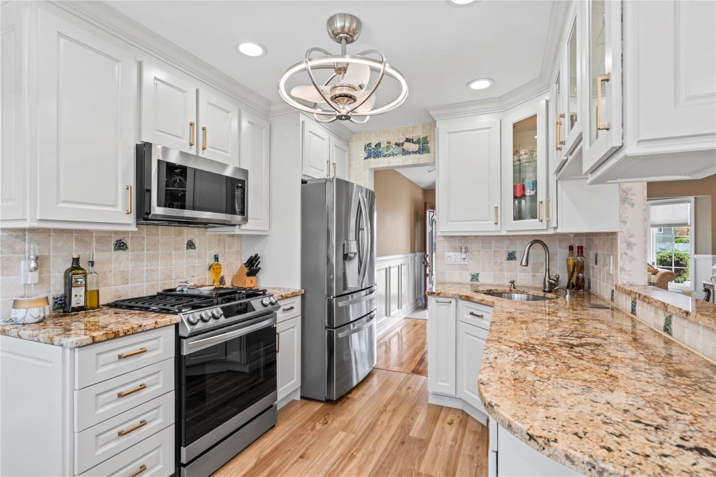 12 of 37 - 8 Raven Drive, Commack, NY