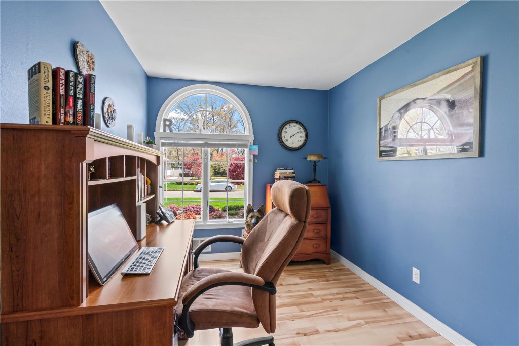 15 of 37 - 8 Raven Drive, Commack, NY