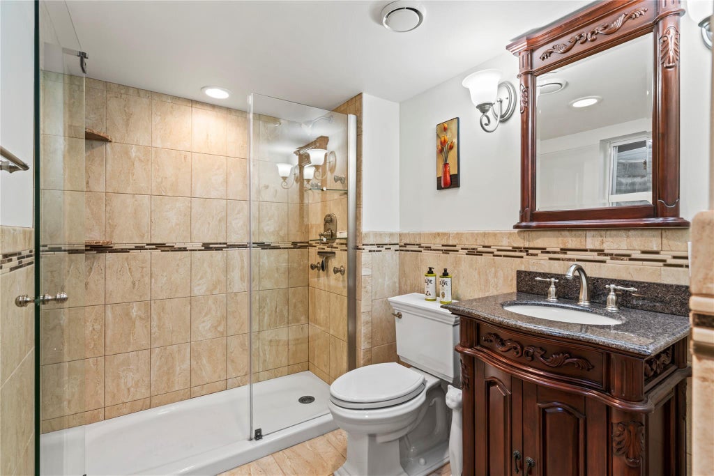 19 of 37 - 8 Raven Drive, Commack, NY