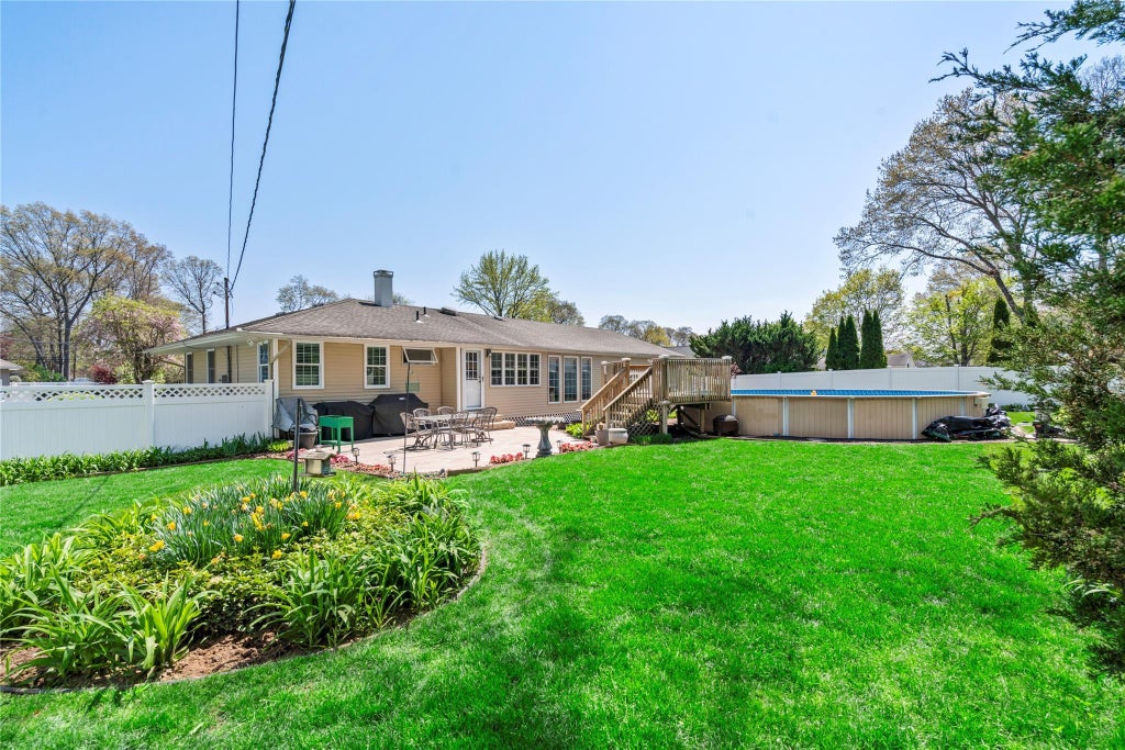 24 of 37 - 8 Raven Drive, Commack, NY