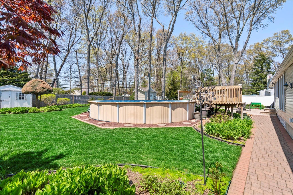 27 of 37 - 8 Raven Drive, Commack, NY