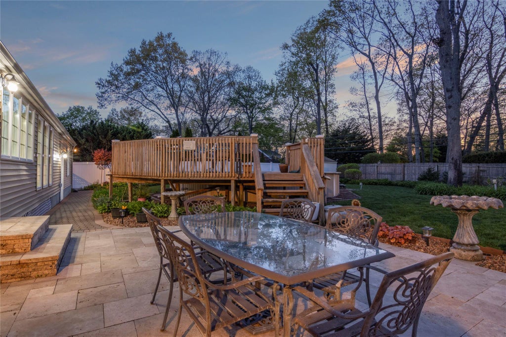 28 of 37 - 8 Raven Drive, Commack, NY