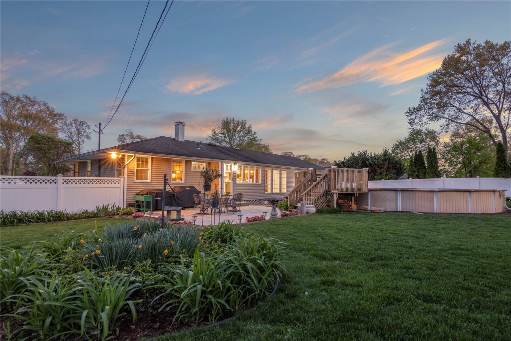 31 of 37 - 8 Raven Drive, Commack, NY