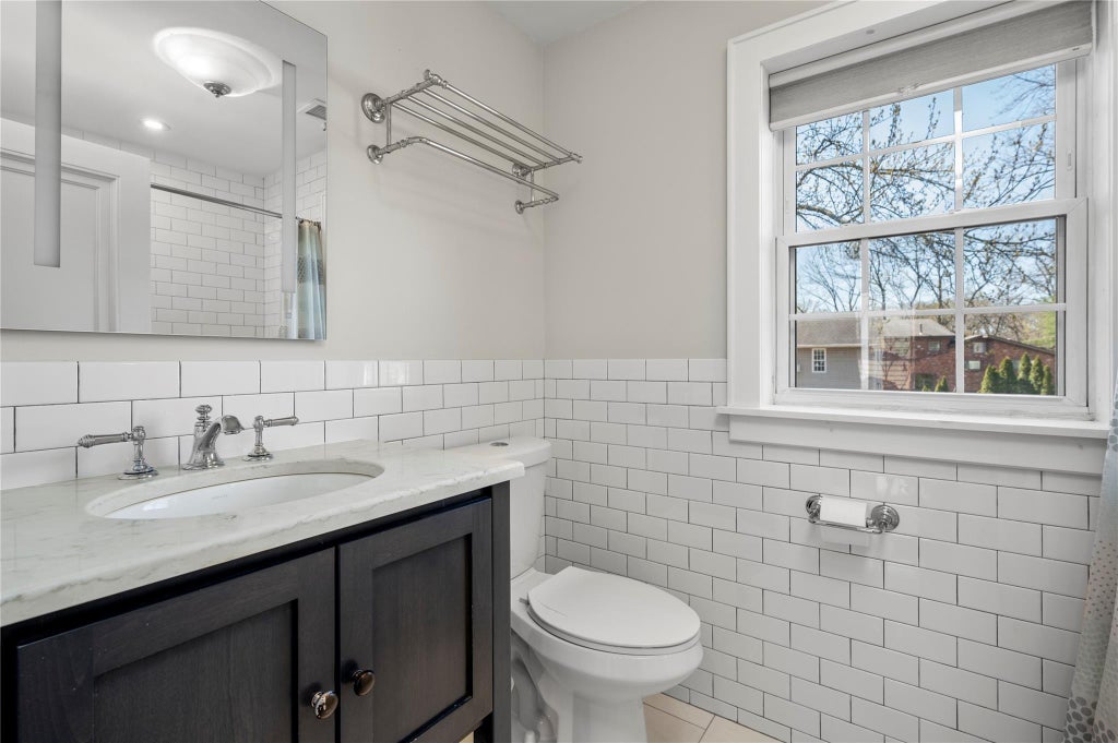 20 of 26 - 1075 Grant Avenue, Pelham, NY