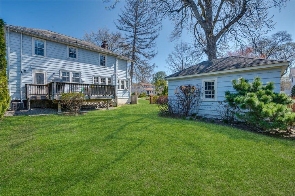 21 of 26 - 1075 Grant Avenue, Pelham, NY