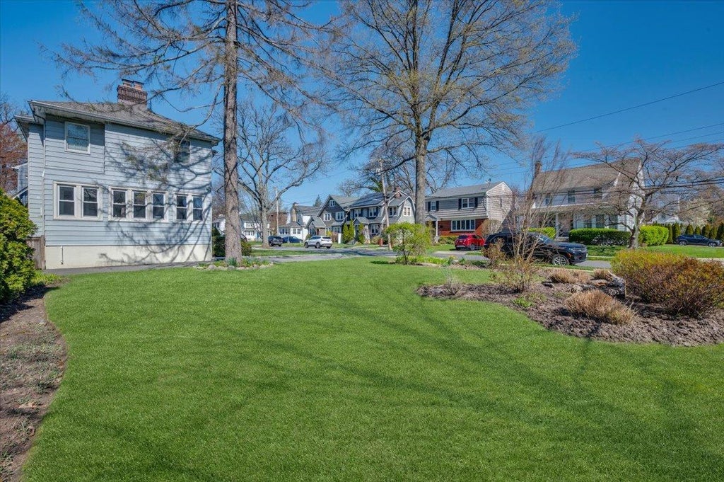 22 of 26 - 1075 Grant Avenue, Pelham, NY