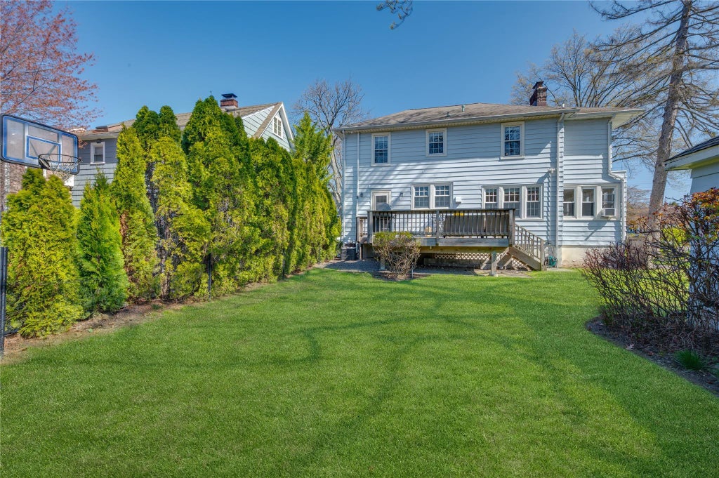 2 of 26 - 1075 Grant Avenue, Pelham, NY
