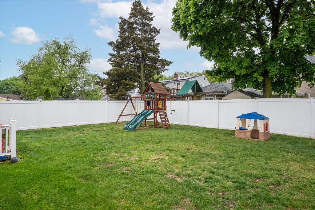 16 of 21 - 296 Jerome Avenue, Carle Place, NY