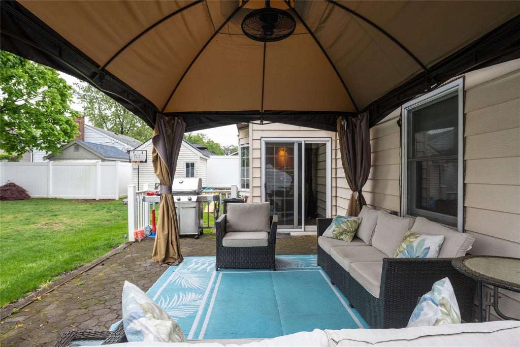 18 of 21 - 296 Jerome Avenue, Carle Place, NY