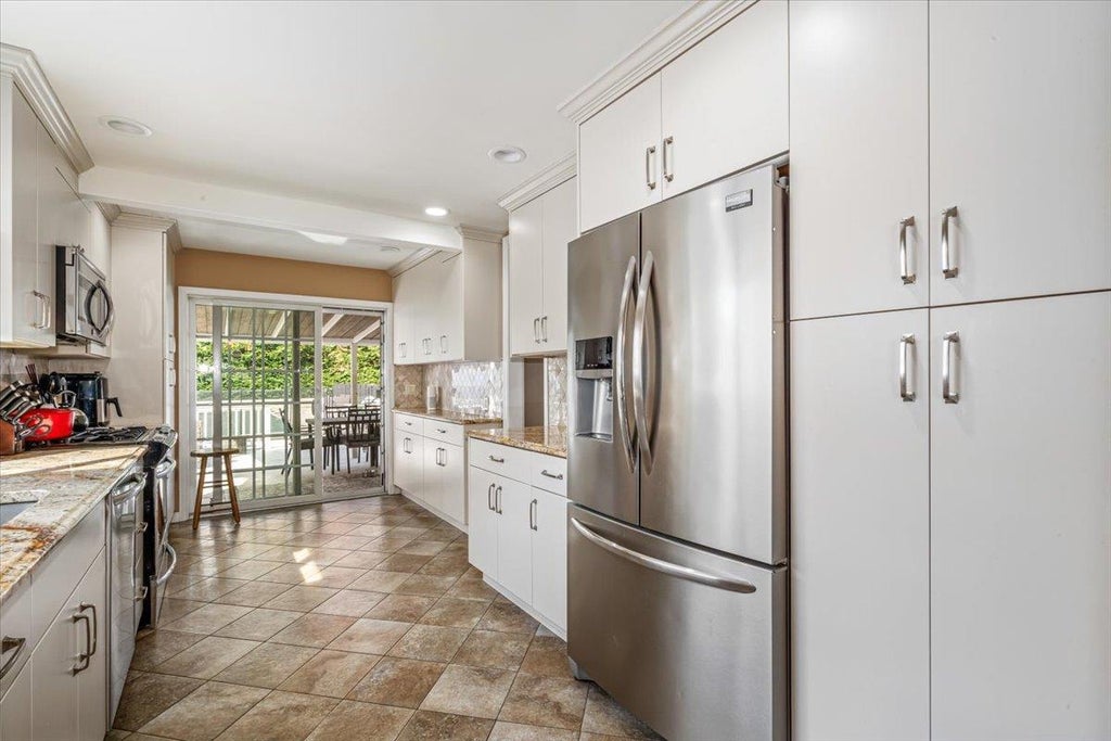 12 of 39 - 707 Glover Place, Baldwin, NY