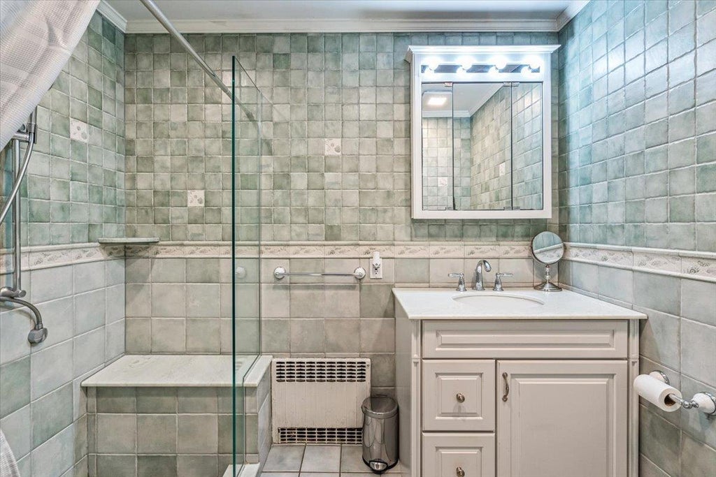 14 of 39 - 707 Glover Place, Baldwin, NY
