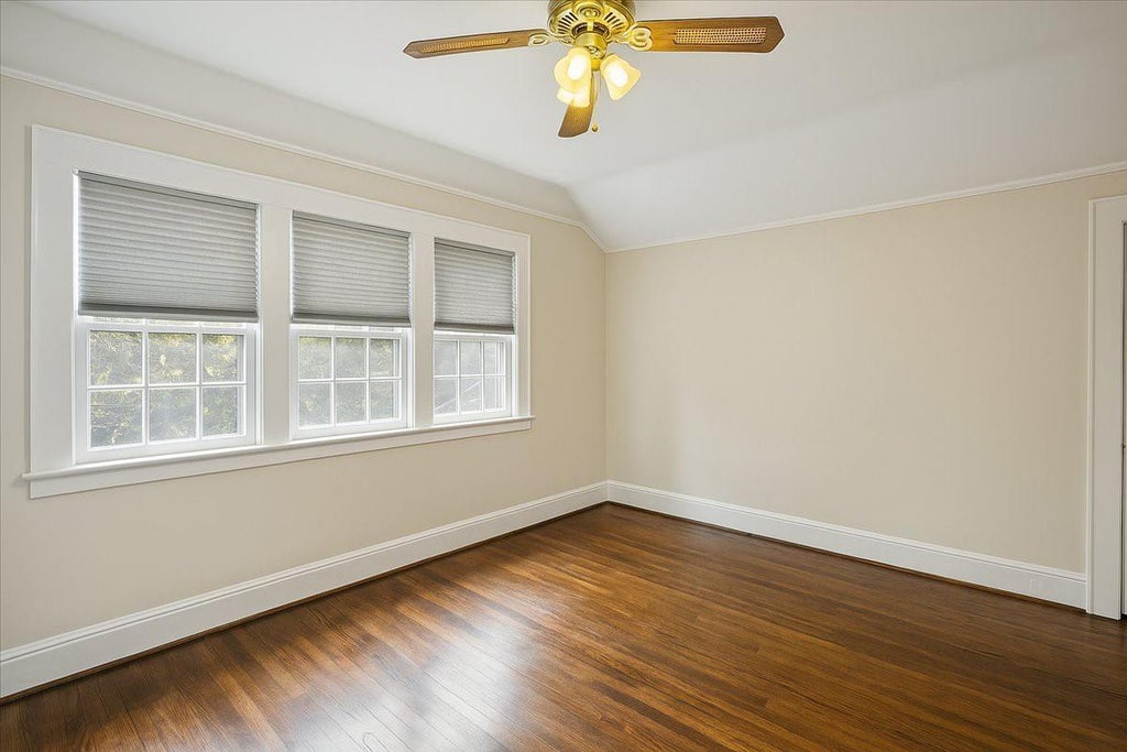 26 of 39 - 707 Glover Place, Baldwin, NY
