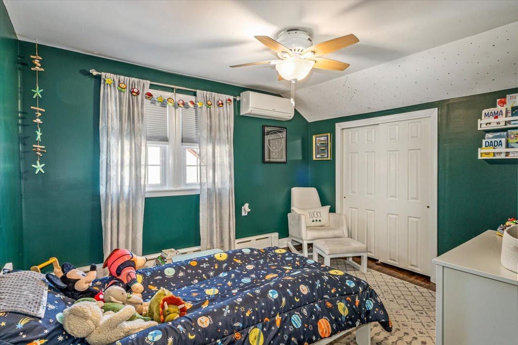 27 of 39 - 707 Glover Place, Baldwin, NY
