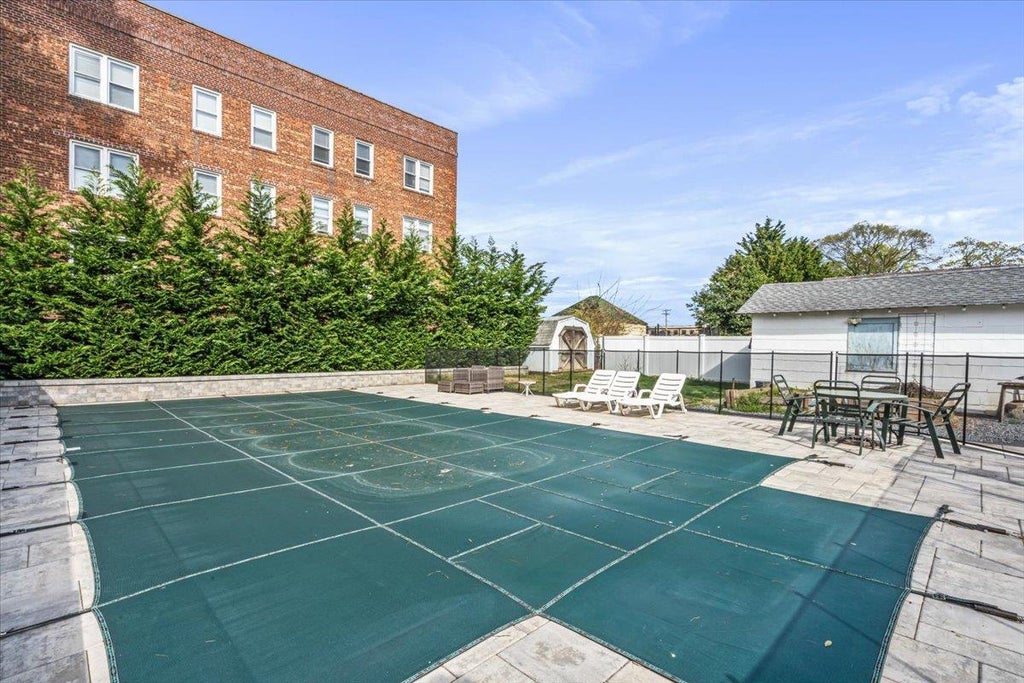 33 of 39 - 707 Glover Place, Baldwin, NY