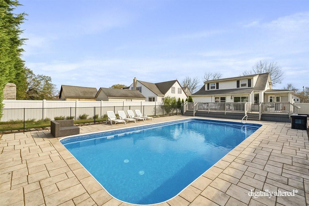 34 of 39 - 707 Glover Place, Baldwin, NY