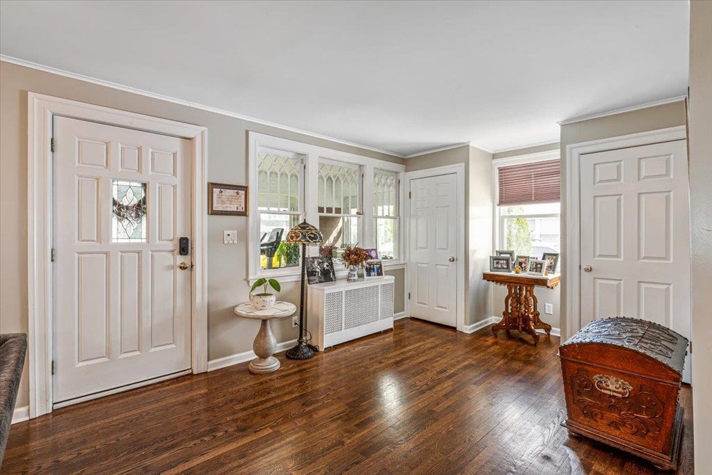 7 of 39 - 707 Glover Place, Baldwin, NY