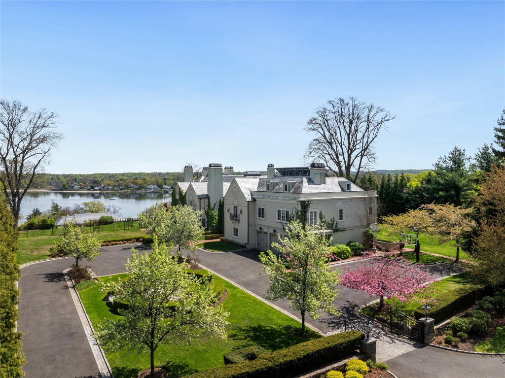 1 of 49 - 6b Blue Sea Lane, Great Neck, NY