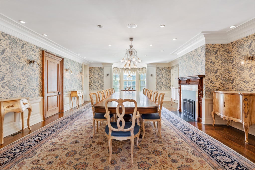 17 of 49 - 6b Blue Sea Lane, Great Neck, NY