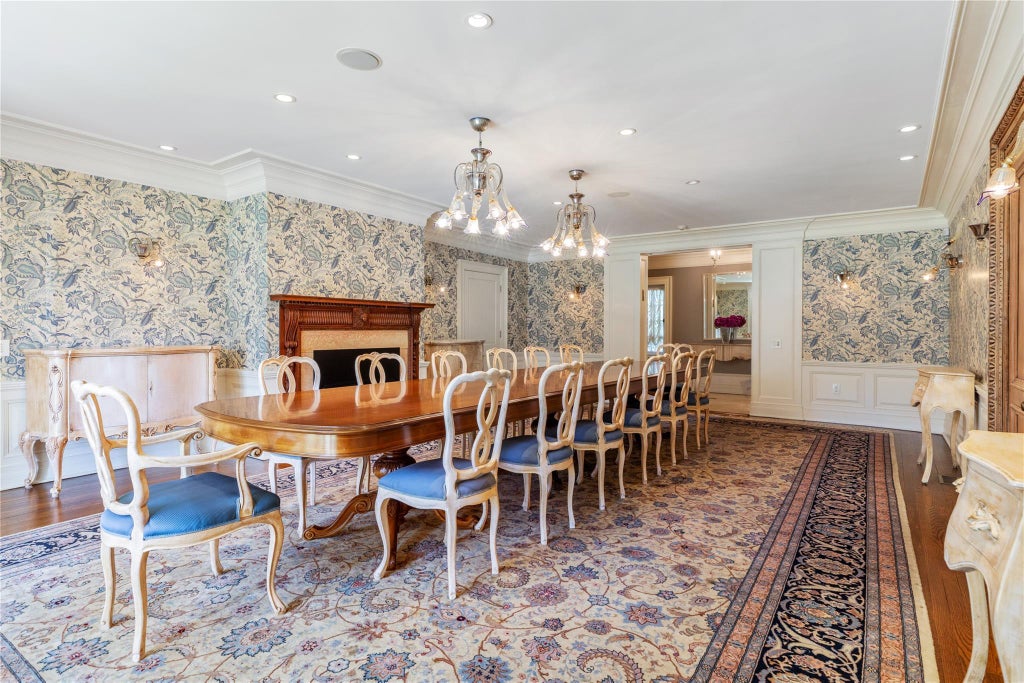 18 of 49 - 6b Blue Sea Lane, Great Neck, NY