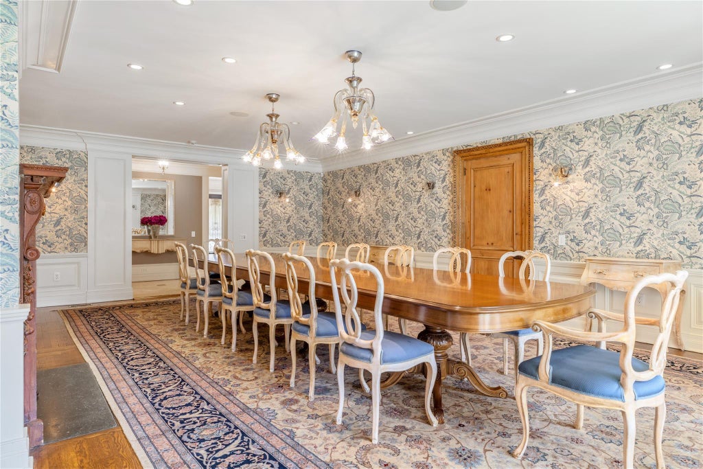 19 of 49 - 6b Blue Sea Lane, Great Neck, NY